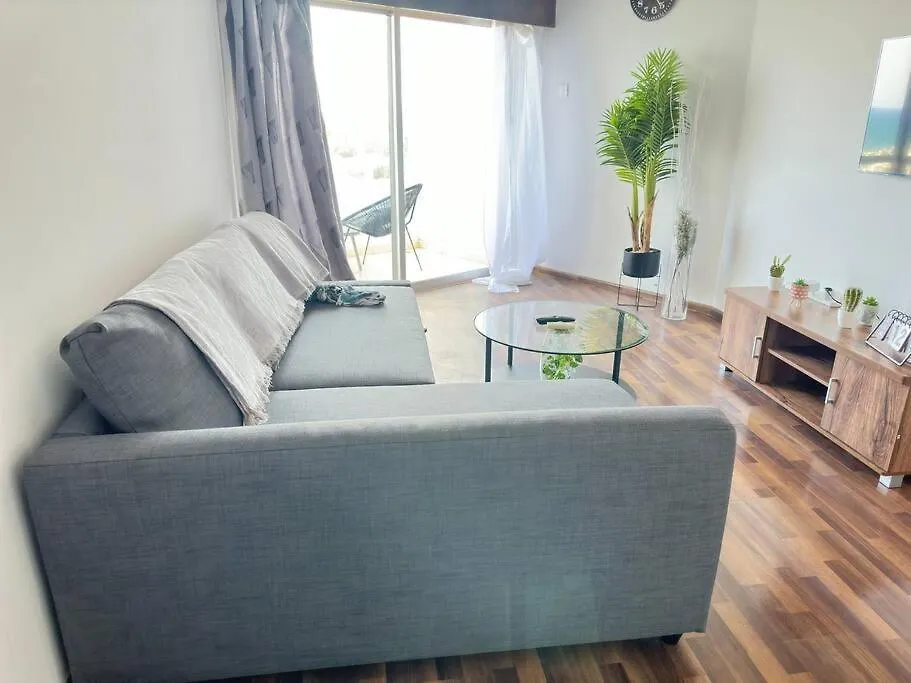 Sea View 1Br With Pool Access Apartment Larnaca