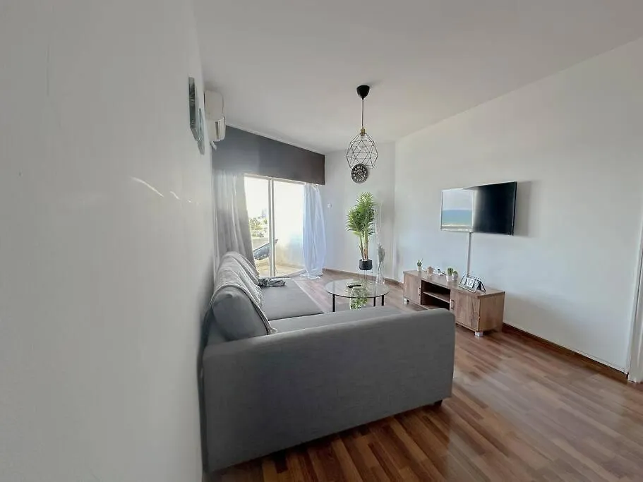 Sea View 1Br With Pool Access Apartment Larnaca